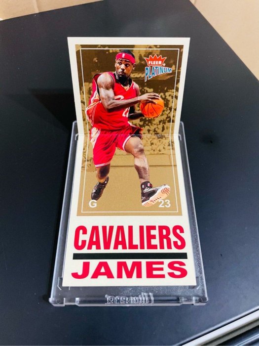 2003 Fleer Platinum Big Signs Lebron James RC 詹姆斯 折疊設計 新人特卡 古董美卡 NBA得分四萬分 史上第一人