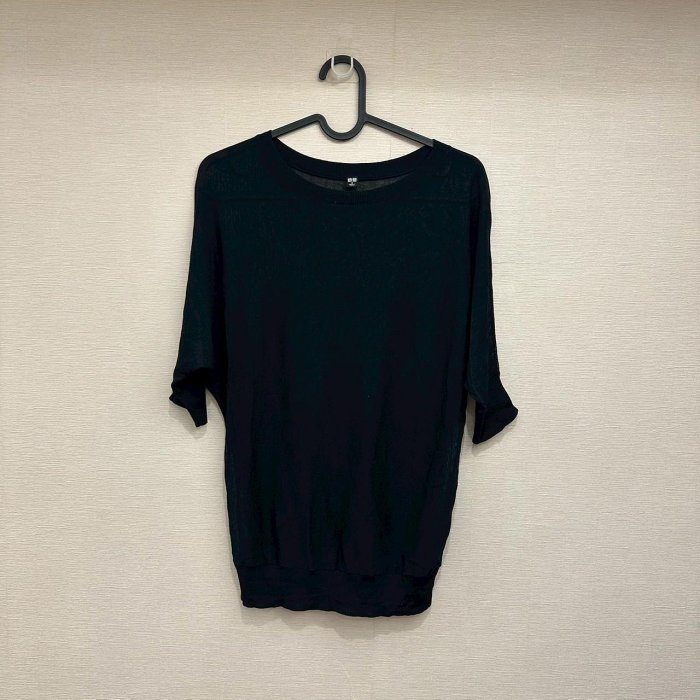 Uniqlo 黑色 輕型透膚船型領 五分袖針織衫 size S 428744
