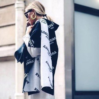 Balenciaga Intarsia-knit scarf 羊毛披肩黑/白雙色| Yahoo拍賣