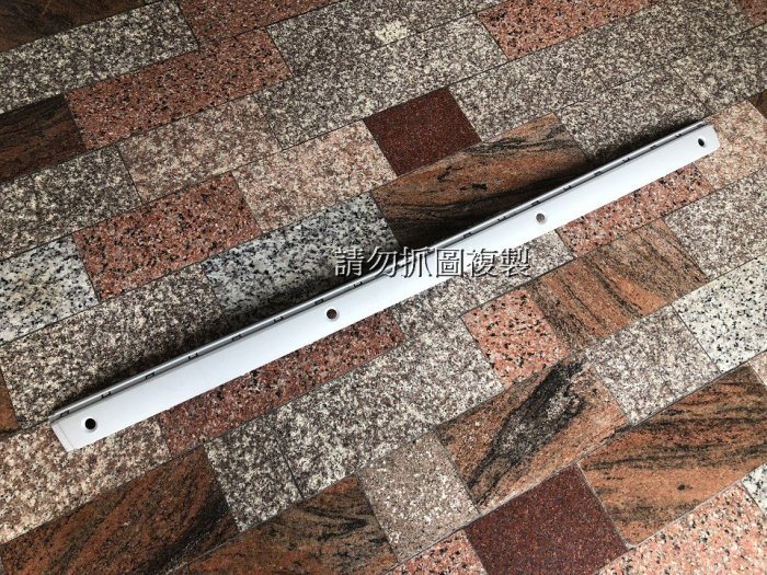 賓士 BENZ E系列 W211 03 04 05 06 全新 後保桿 中飾條 有銀條孔/有雷達孔