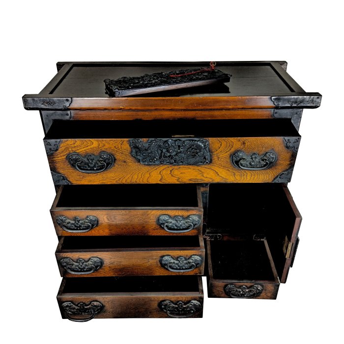 日本老家具/古董家具/收藏級，江戶時代漆塗閂型車簞笥豪華雲龍紋金具