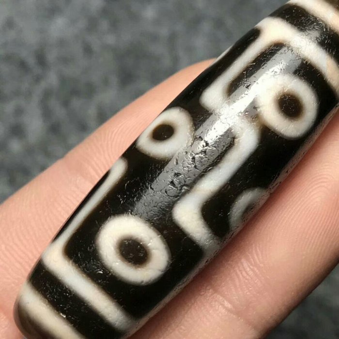 天地靈珠極品硃砂九眼天珠(~已結緣~) 人工風化皮殼| Yahoo拍賣