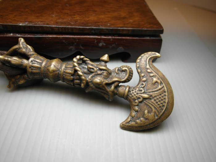 大瑞古玩~早期老件藏傳/純銅降魔鉞刀金剛斧/降魔鉞刀法器金剛降魔斧