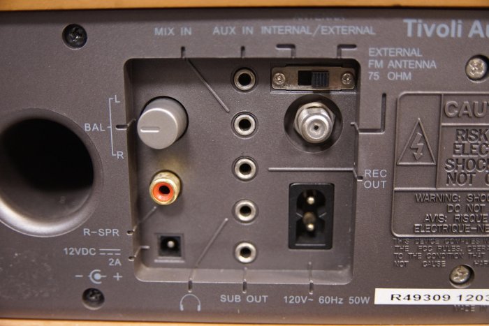 【極美品】Tivoli Audio MODEL TWO 廃盤品 Tivoli Audio MODEL TWO ラジオ スピーカー 動作美品 Tivoli
