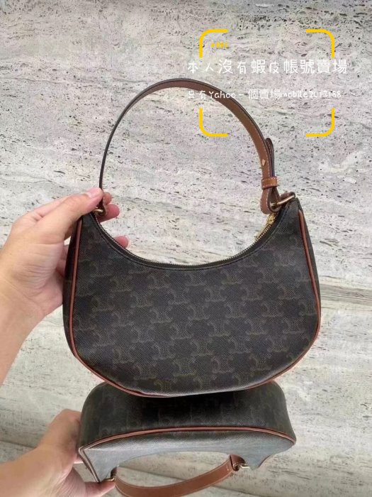 現貨可接全新正品CELINE BLACKPINK LISA 背的193952 TRIOMPHE帆布AVA