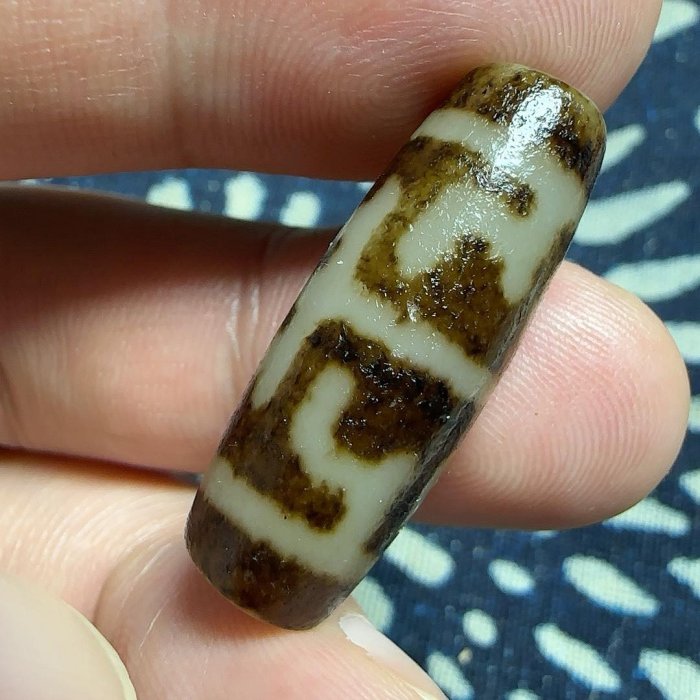 嚴選臺灣手工無戒天珠，圖騰稀有油潤感十足尺寸30×11mm 編號Z5 天珠古