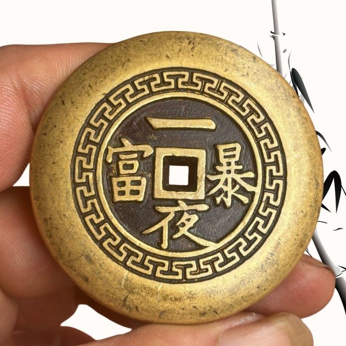 嚴選5.6公分實心黃銅鎮紙，精工細作藝術擺件，適合收藏與辦公使用5.6