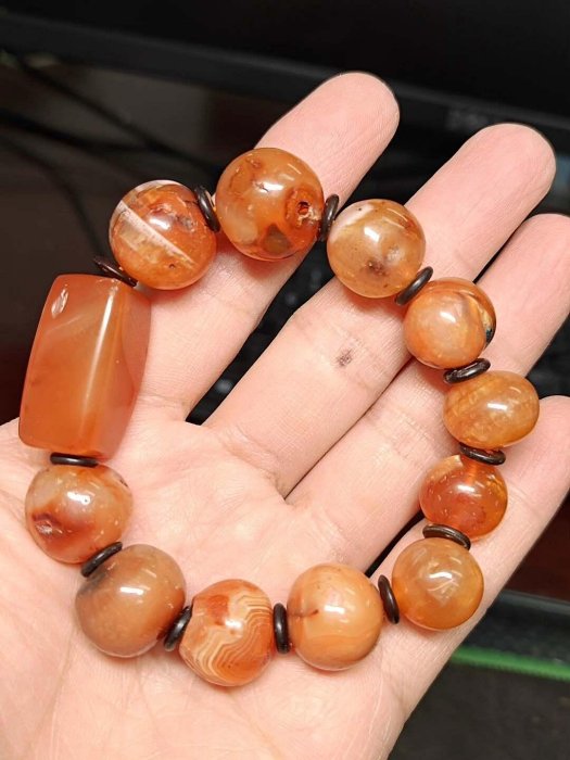 清代百年老瑪瑙手串珠子外徑17~14mm 紅瑪瑙色玉質瑩潤包漂老道發黑裂紋