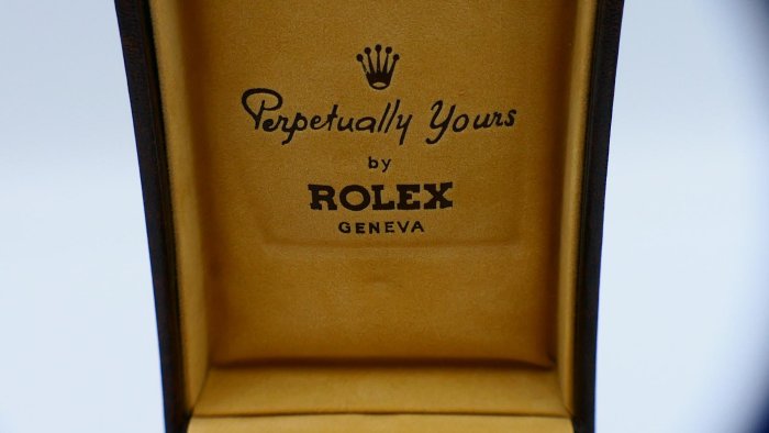 【美好時光】罕見古文物ROLEX勞力士1970年代銅製綠色琺瑯烤漆香水罐 !  盒裝完整美藏品!