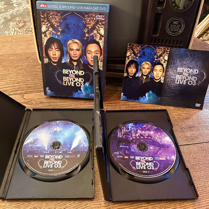 香港搖滾樂團Beyond 超越Live 03 演唱會卡拉ok 雙片DVD 附彩色曲目簡介