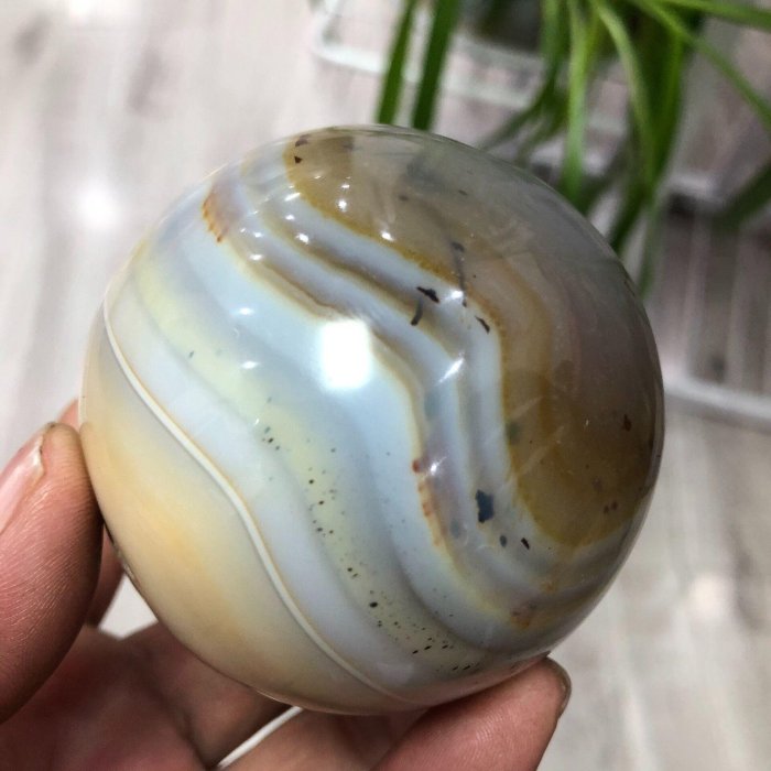 嚴選天然瑪瑙球擺設，附贈精美底座，重365克直徑64公分瑪瑙擺件陶瓷