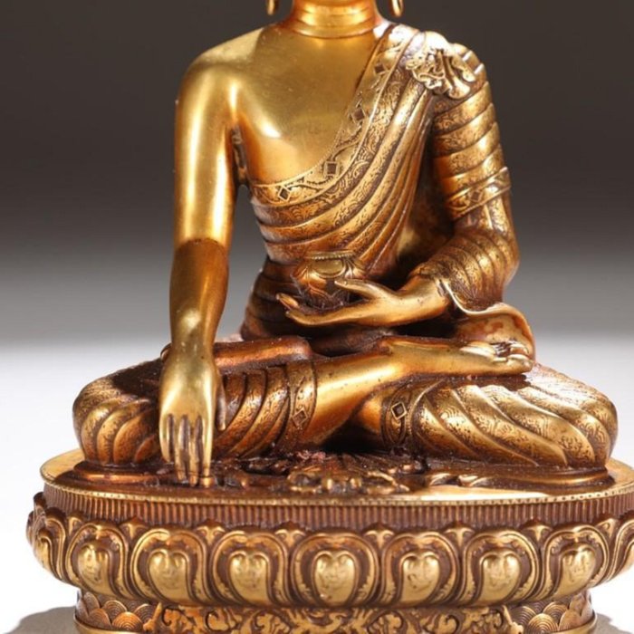可議價明精鑄銅胎鎏金釋迦牟尼佛坐像【規格】高15cm 寬11cm 重1.8公斤