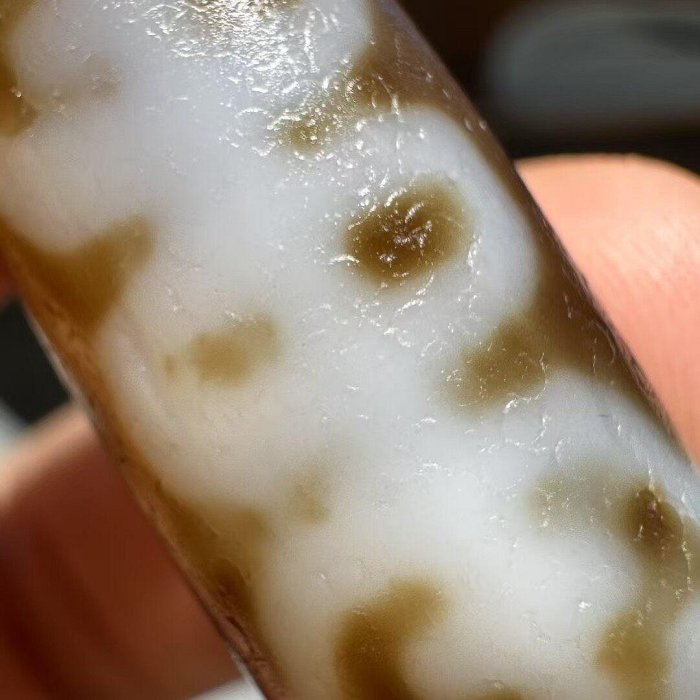 嚴選臺灣工藝小盧精品灰皮福壽天珠，尺寸：37.3x13.4mm，適合收藏家