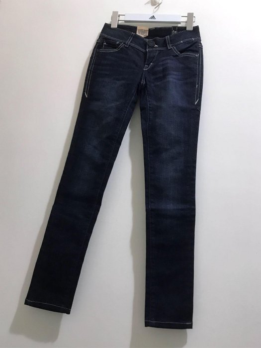 原價3490｜LEVI’S RED TAB Patty Anne Slim輕刷貓爪紋石洗舊化緊身牛仔褲/窄管褲/鉛筆褲/緊身褲