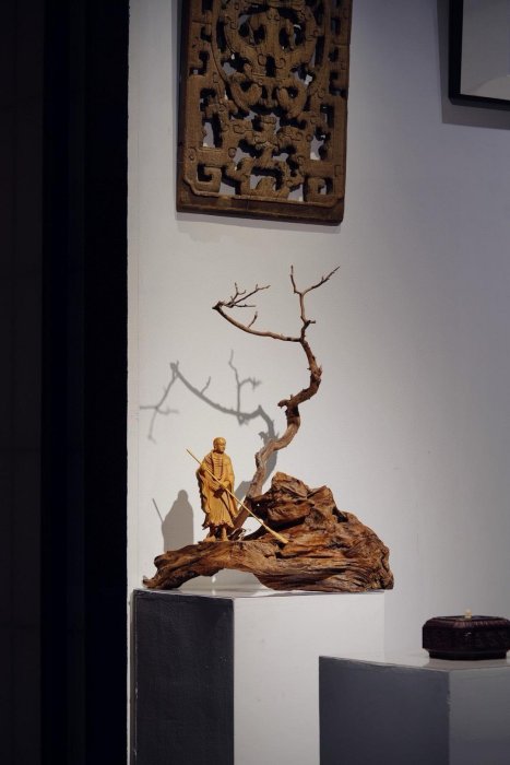 黃楊木×風化木| 掃地僧紅塵煉心境，諸事皆修行。 天趣與工韻兼具，風化