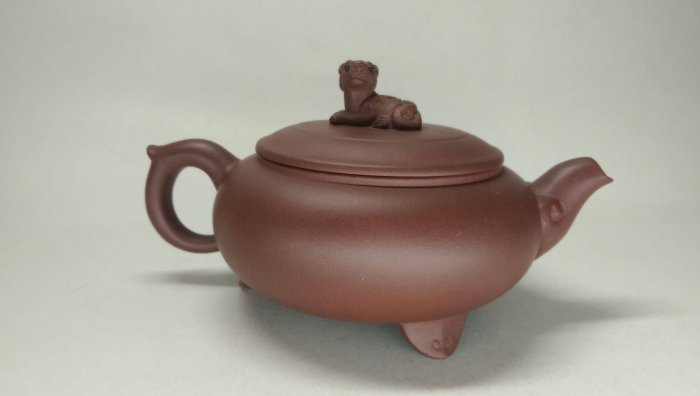 紫砂茶壺 臥虎蔵龍壺 宜興元坑紫砂 癸酉年1993年製 作家物 在銘 未使用美品 新着商品 紫砂茶壺 臥虎蔵龍壺 宜興元坑紫砂 癸酉年1993年製