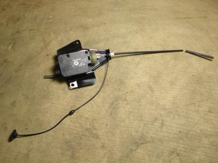 BMW E39 油箱蓋 中控馬達  二手品  (拍賣編號: BE587)  零件料號:8352168