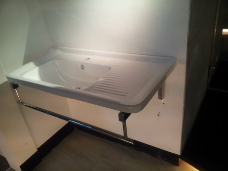 【麗室衛浴】90CM陶瓷洗衣槽P-308 + 不鏽鋼懸吊支架C-052 90*46*20CM product lightbox image 1