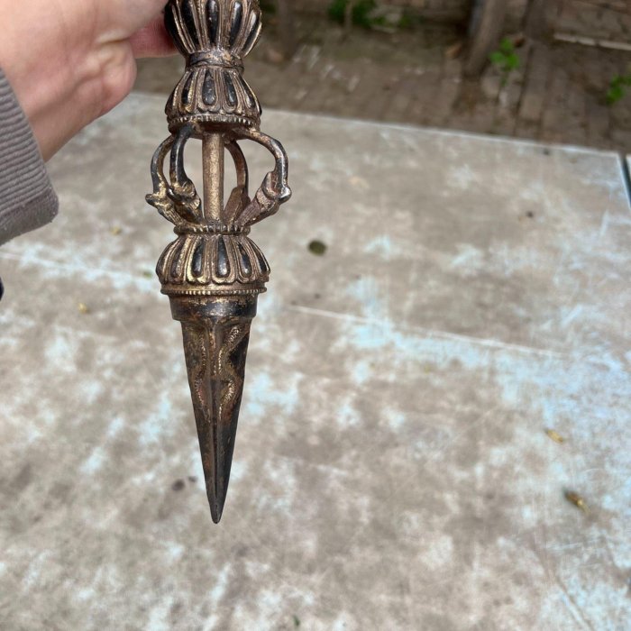 手作  純銅  密教法具  馬頭明王金剛杵35cm5 嚴選古玩老物件，超大純銅拓金馬頭明王杵，三面工藝精妙，皮殼自然老氣