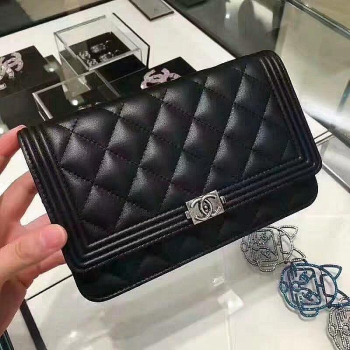 全新正品CHANEL BOY WOC 黑色小羊皮菱格紋銀鍊肩揹包A80287現貨