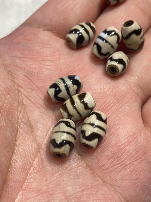 虎牙天珠稀有雙線虎牙天珠數量及其稀有正宗西藏老天珠風化紋明顯功效超