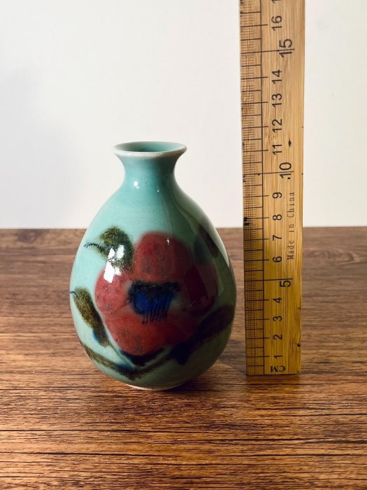 日系中古藝術品成良仁創作青瓷釉里紅小花瓶精雕獨一件標準單只裝運