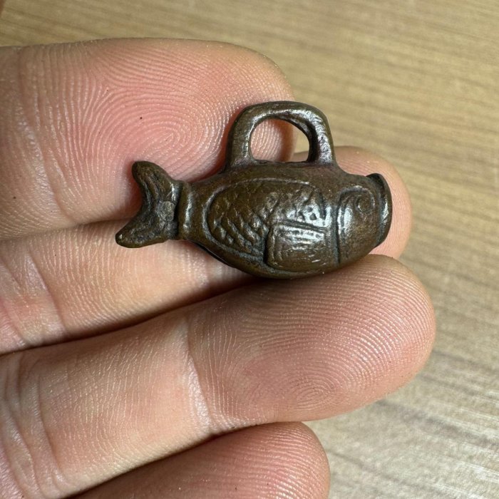 古玩銅器収蔵擬古純銅金魚筆洗灰皿硯台包漿老道家庭書房置物 老銅器魚型鈴鐺全手工雕包漿自然沁色皮克老辣銅質非常漂亮品相完整【藏