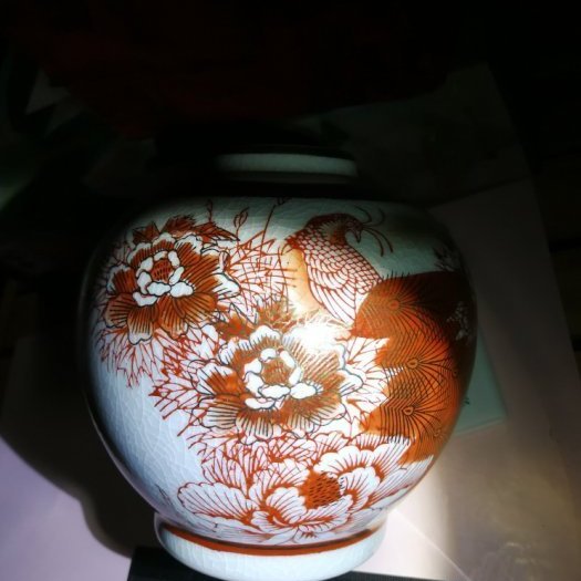 頂天- 早期九谷燒赤繪牡丹孔雀描金彩瓷花瓶規格:高13 寬13 (公分