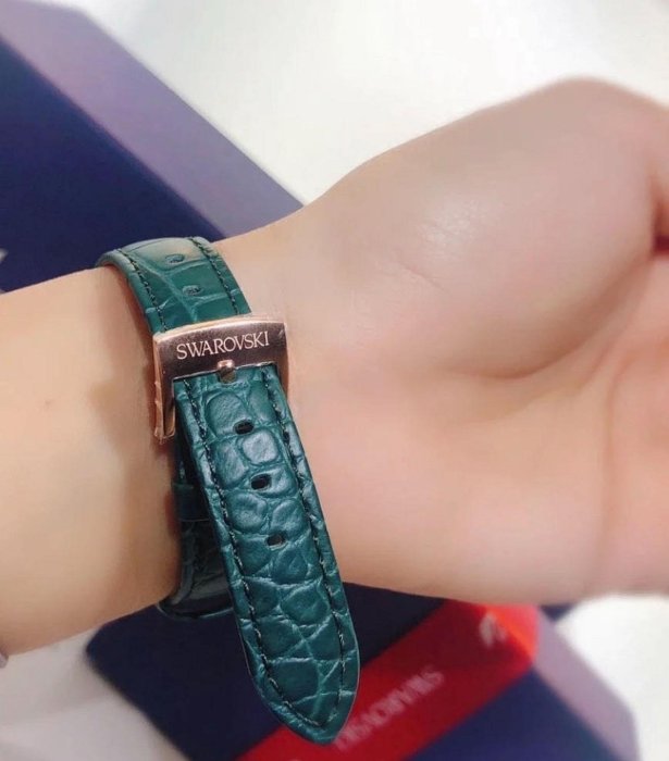 SWAROVSKI Octea Lux Chrono綠色錶面盤綠色皮革錶帶石英三眼計時女士