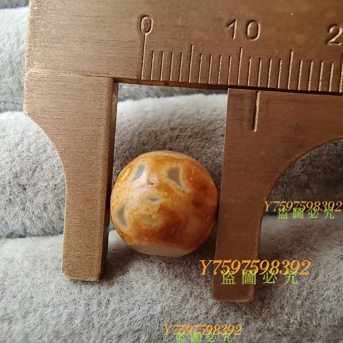 藏傳瑪瑙佛心六眼天珠，尺寸12mm左右，全部實物攝，一物一圖，品二手