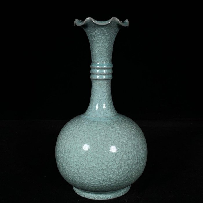 宋汝窯青龍寺御製款冰裂紋竹節瓶，高28直徑14.5cm，2001216 官窯汝瓷鈞