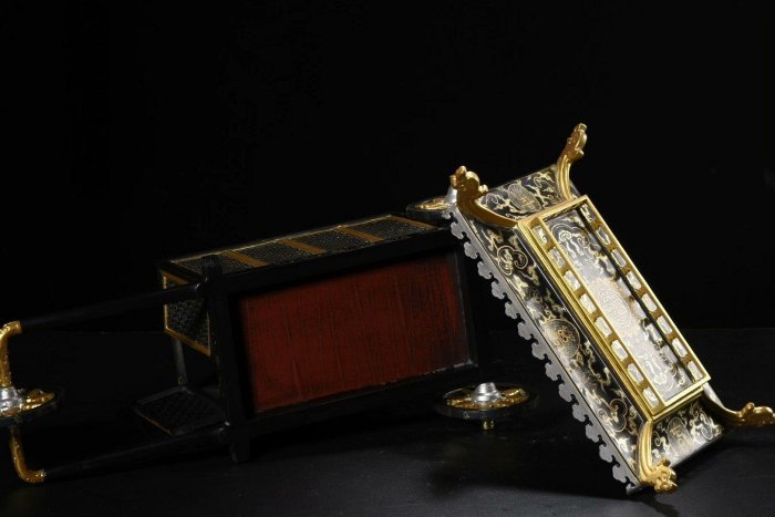 木胎大漆描真金福壽如意紋車輦擺件長54cm 寬23cm 高28cm 重1280克