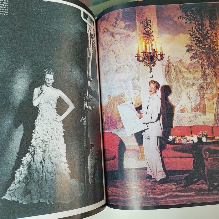 Vogue Italia 2025年10月刊Sabrina Carpenter 封面雜志嚴選收藏推薦