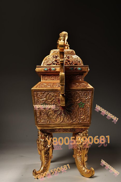 中国古美術・旧蔵品・純銅製・高浮彫・錾刻・鎏銀・八宝紋 盤龍 首飾箱・置物・茶道 中国古美術・旧蔵品・純銅製・高浮彫・錾刻・鎏銀・八宝紋 盤龍 首飾箱