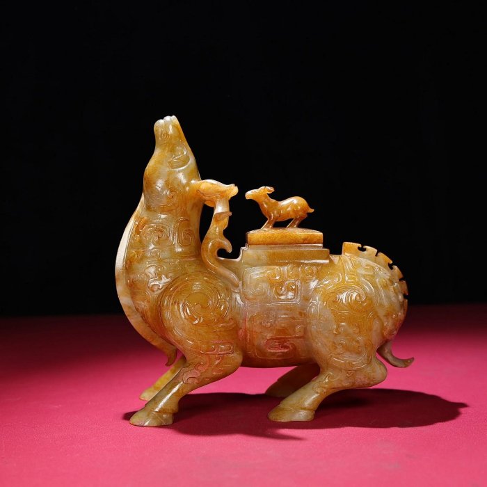 臻品舊藏，和田白玉熟坑滿沁玉鹿器皿包漿厚重，沁色入骨，工藝精湛