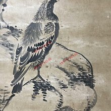 八大山人鷹圖，尺寸94×43厘米，紙本水墨，畫工精湛畫面兩只雄鷹盤桓枝
