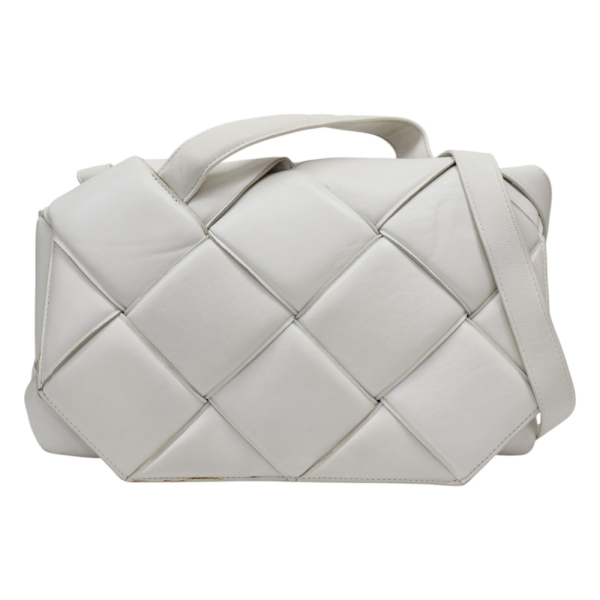 BOTTEGA VENETA 寶緹嘉 白色 編織羊皮 Padded Cassette 肩背包 641236 【二手名牌BRAND OFF ...