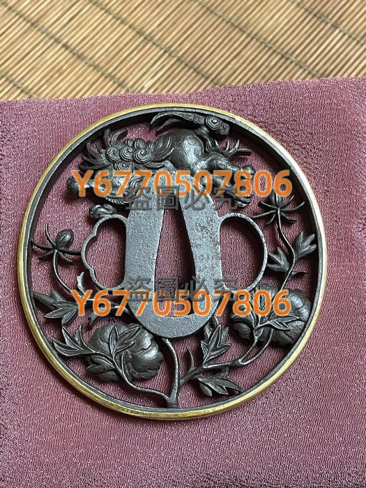 Samurai 　2点セット Q5089日本刀装具 細工赤銅描金銀 刀鍔 刀鐔 木瓜型 紋章図