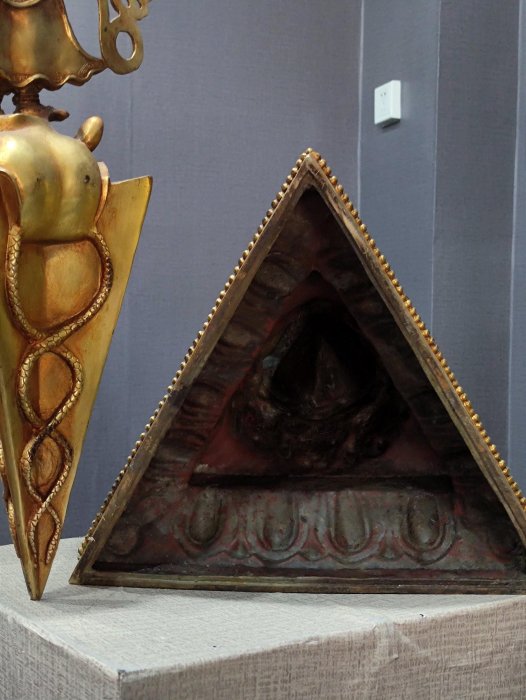 藏傳佛教法器彩繪銅鎏金降魔杵·金剛杵，三面普巴金剛降魔杵9838古玩