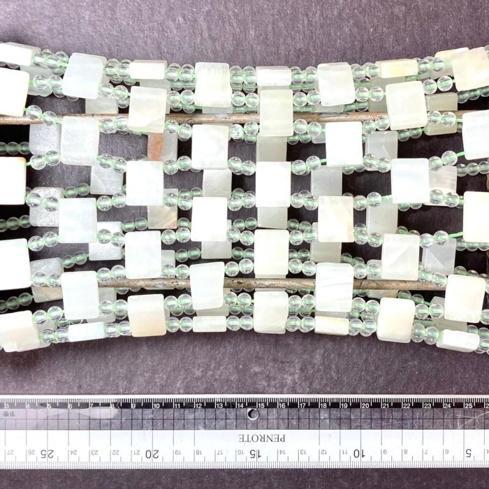 週日21:00】77~CD4~保健玉枕枕面由玉石編成26X14.5cm 高度8cm （全新未