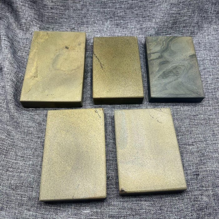 嚴選歙硯魚子硯板，天然原石打造，紋理清晰自然，石質細膩光滑，適合