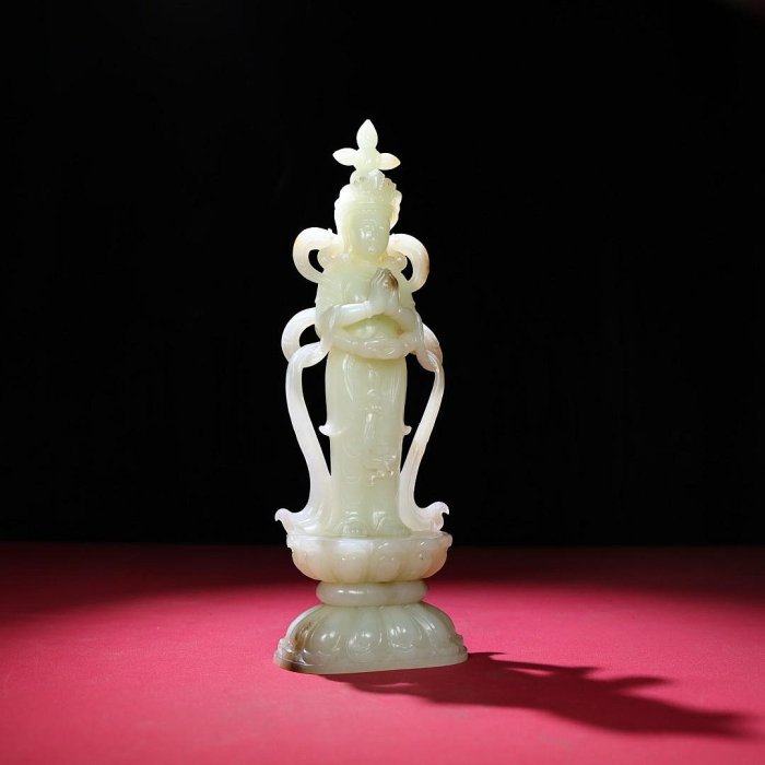 臻品舊藏，和田玉熟坑佛造像包漿厚重，沁色入骨，工藝精湛，犀利民藏絕