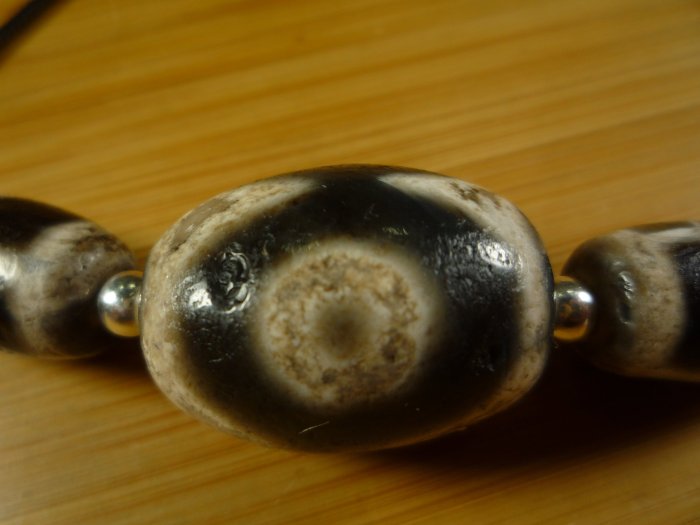 9/15迄の破格値下げ‼️本物‼️超希少‼️高級老礦金剛虎牙三眼天珠　約35×11mm 000000011327_f4BDot1.jpg