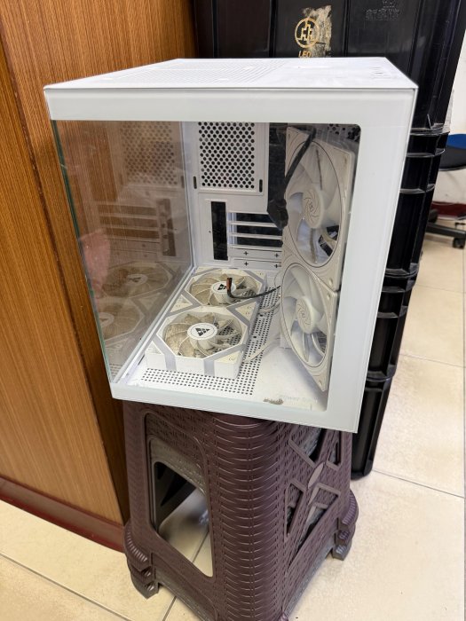 【玉昇電腦】無敵海景機殼 二手 白色 電腦機殼