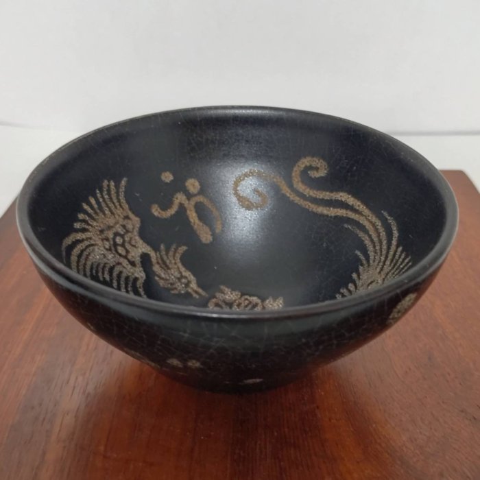非比尋常｝== 中國古董瓷器！宋吉州窯黑釉剪紙貼花鳳紋碗