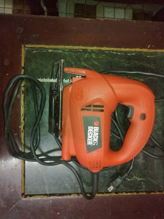 特力屋  BLACK&DECKER手提式 線鋸機 KS600E