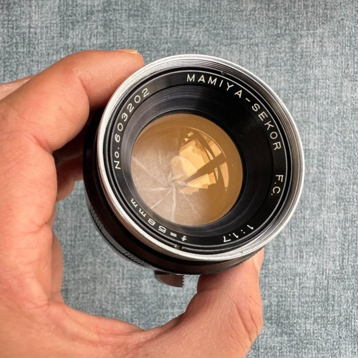 MAMIYA SEKOR F.C 58mm f1.7，成色以圖為準，有正常使用痕跡，鏡片幹凈