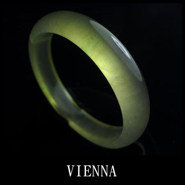 一元起標【VIENNA】《手圍16.8/12mm版寬》緬甸玉/玻璃種放光泛水蜜糖/翡翠/玉鐲/手鐲P@/X49