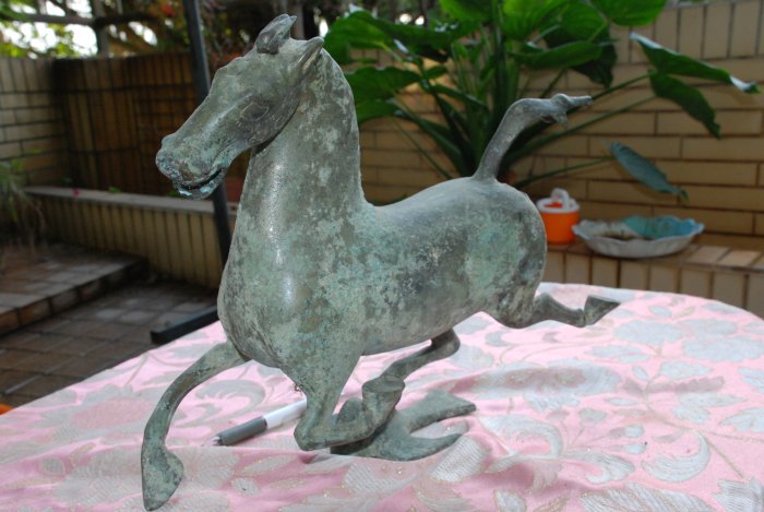 馬踏飛燕//古物//青銅器//豪宅//公司// 業績必定如馬奔騰//財源廣進