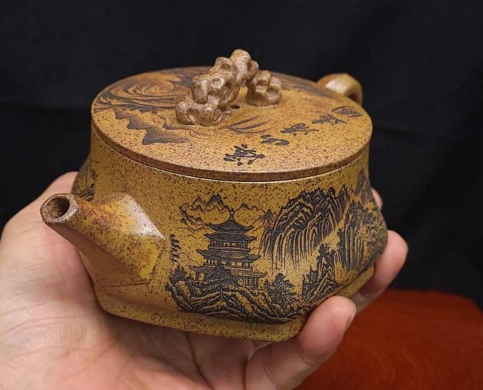 紫砂壺-H29工藝美術師陳忠平-原礦黃金段泥高溫柴燒手工刻繪溪山青遠圖